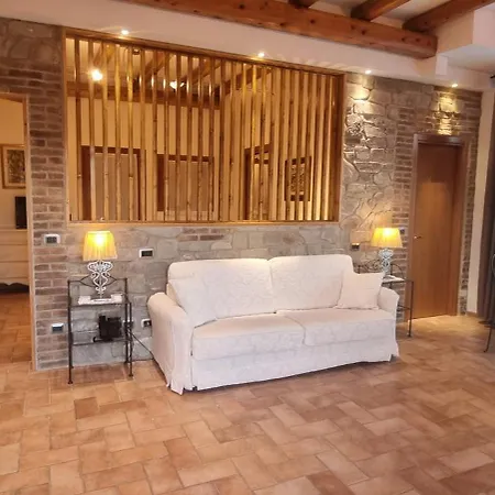 مزرعة للإقامة Gli Ulivi